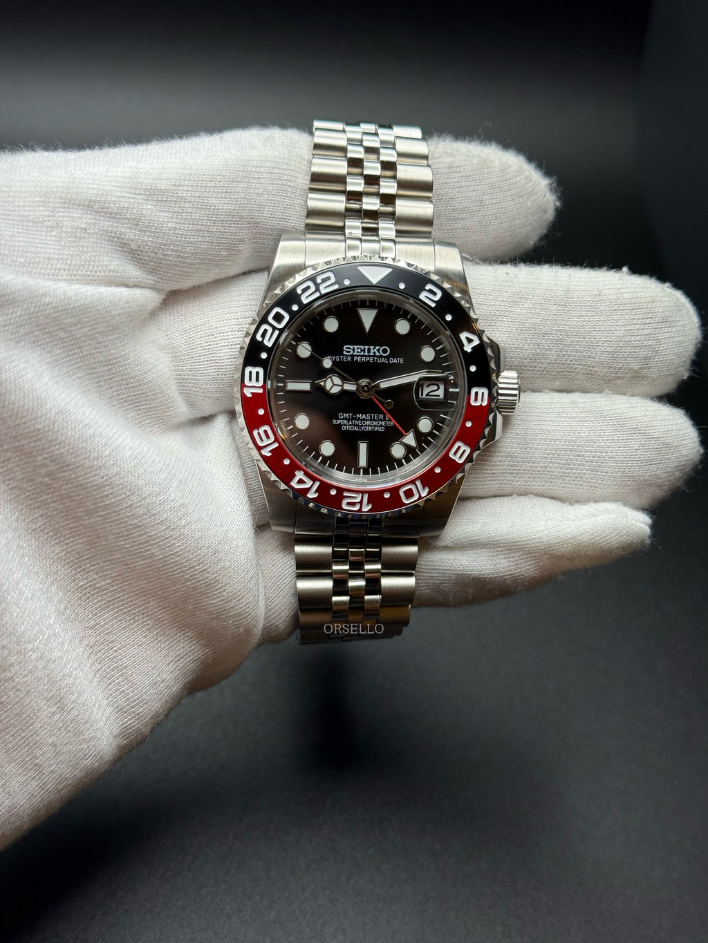 GMT | Red & Black