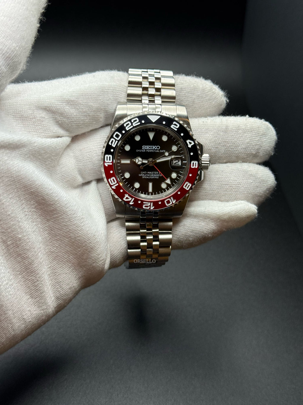 GMT | Red & Black