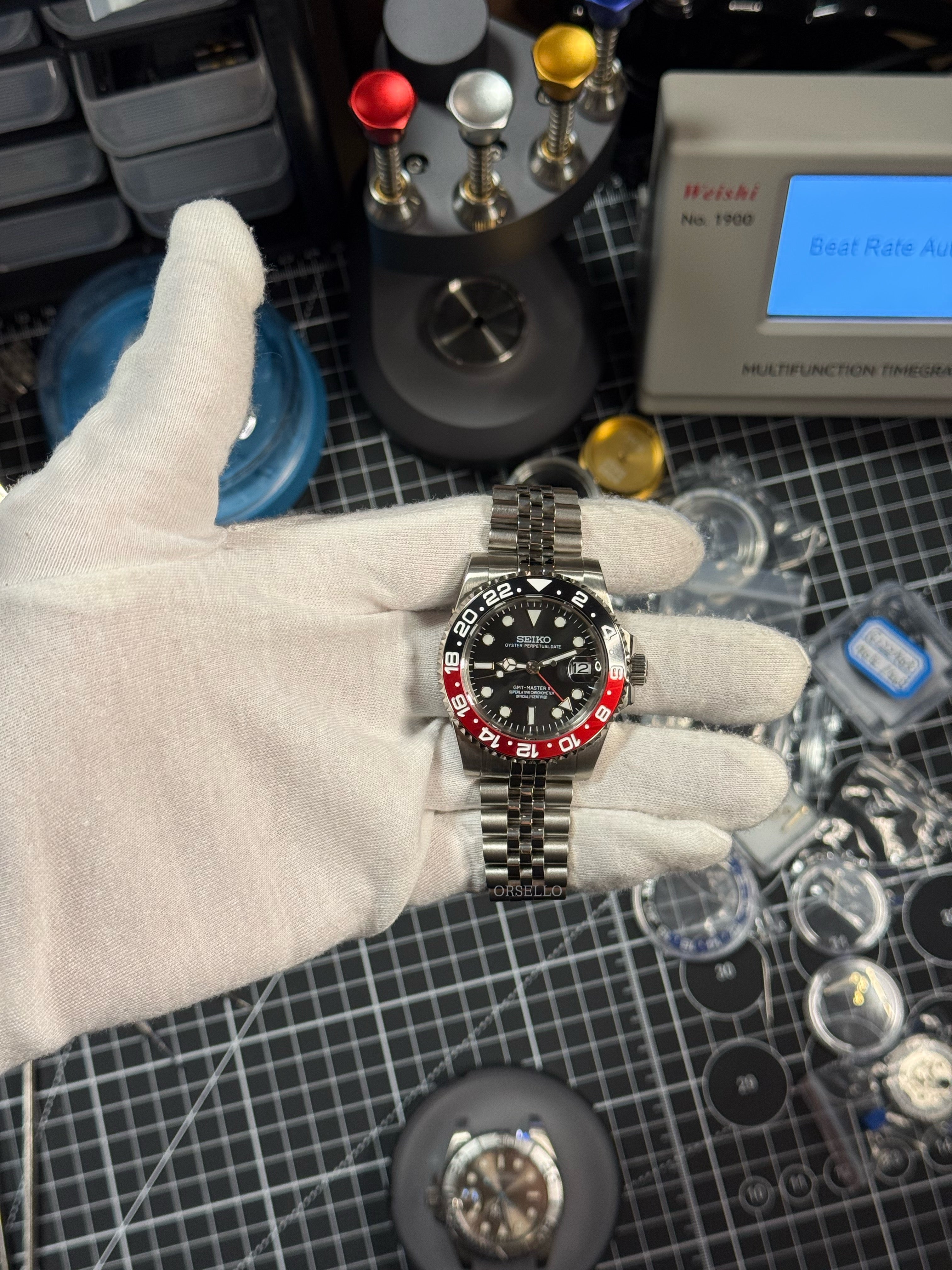 GMT | Red & Black